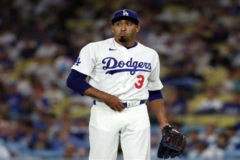 Dodgers placing Edwin Diaz back on injured list amid nightmare season