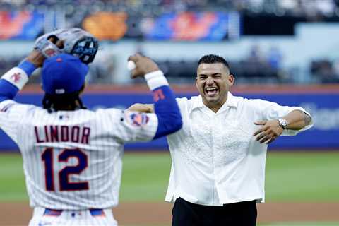 Former Mets folk hero Jose Iglesias ‘happy to be home’ in Citi Field return for first pitch