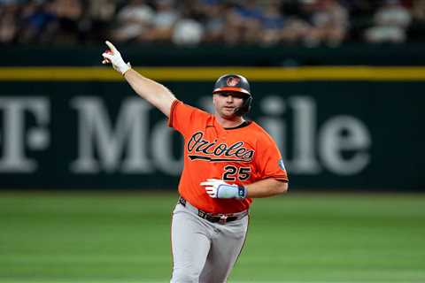 Orioles manager snaps at reporter over Pete Alonso injury question