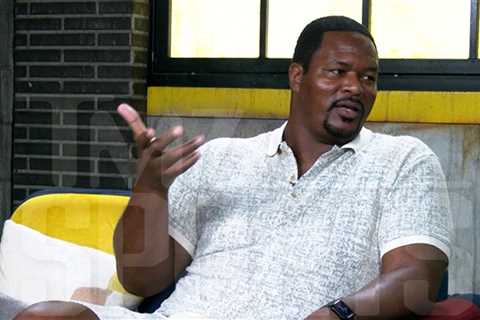Ex-Vikings Star Bryant McKinnie Gunning To Work In NFL Front Office