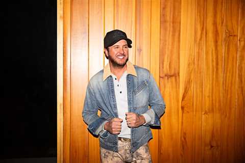 Luke Bryan on His New Album, ‘Signs’ and the Track Unlike Anything He’s Recorded Before: ‘I’ve..