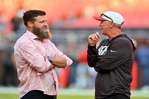Ryan Fitzpatrick has brutal assessment of Deshaun Watson in middle of Browns broadcast