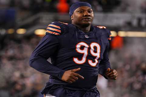 Bears trade defensive tackle Gervon Dexter to Falcons for corner Clark Phillips III