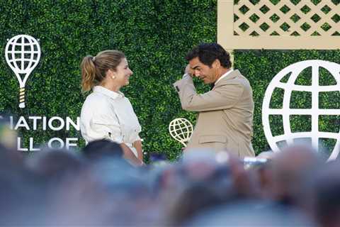 Roger Federer overcome with emotion after wife’s powerful speech at Tennis Hall of Fame induction:..