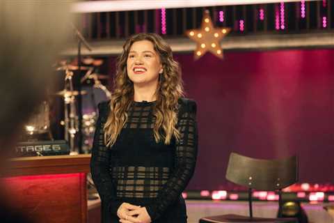 Kelly Clarkson Joined by Her Kids for Emotional Final Talk Show Episode: ‘I Loved Being in Your..