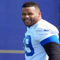 Aaron Donald drops two-word signature warning on new Rams trading card