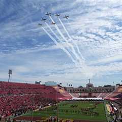 Heisman trophy winner Matt Leinart has a message for USC fans after ugly Coliseum turnout