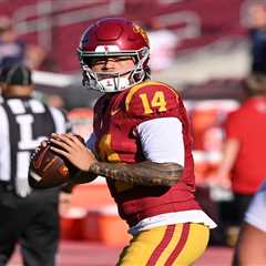 USC’s Coliseum crowd looked better — but the empty seats aren’t gone yet