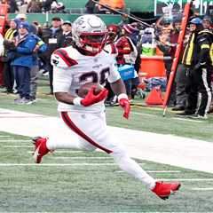 Patriots vs. Seahawks prediction: NFL Week 1 picks, odds, bets, player props