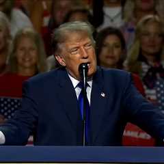 Trump Promises $5K to Every Adult Citizen if GOP Wins Midterms