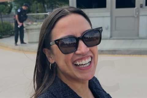 AOC Shoots Down Idea of Dating a Republican