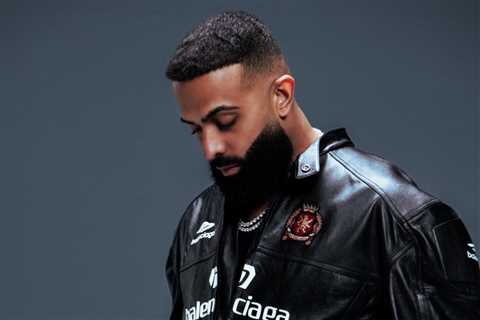 It’s a ‘Polaroid’ Moment for Eladio Carrión With Second Latin Airplay No. 1