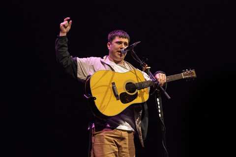 Aaron Rowe Leaves Ed Sheeran Tour in Solidarity With Macklemore & Palestinians: ‘I Would Lose All..